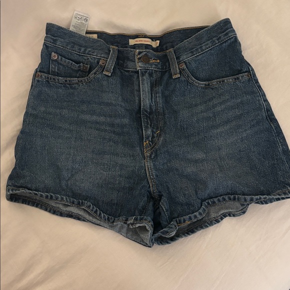 Levi’s Mom Shorts - Picture 1 of 1